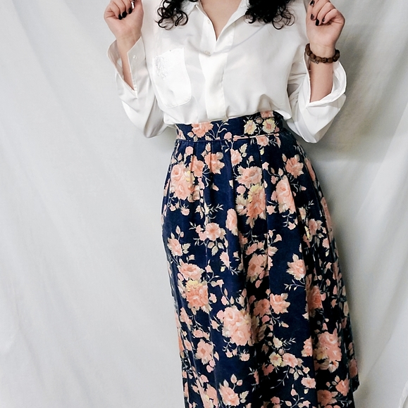 Midi length floral skirt - Picture 3 of 4